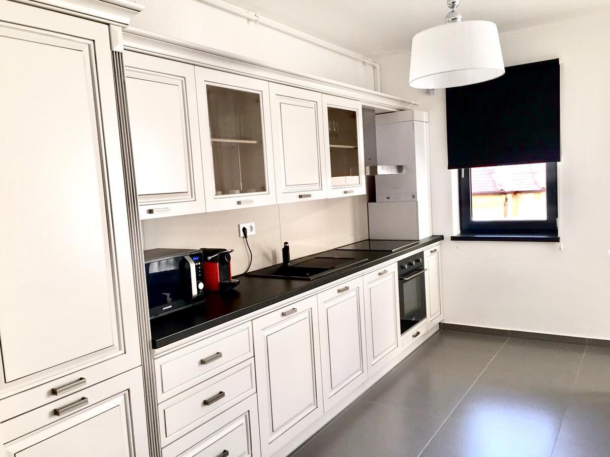 בראשוב Flori De Iulie Apartamente מראה חיצוני תמונה