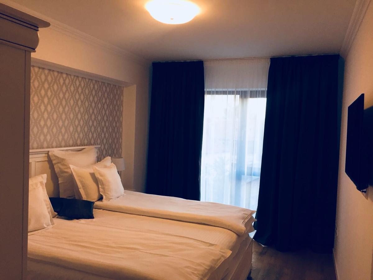 בראשוב Flori De Iulie Apartamente מראה חיצוני תמונה
