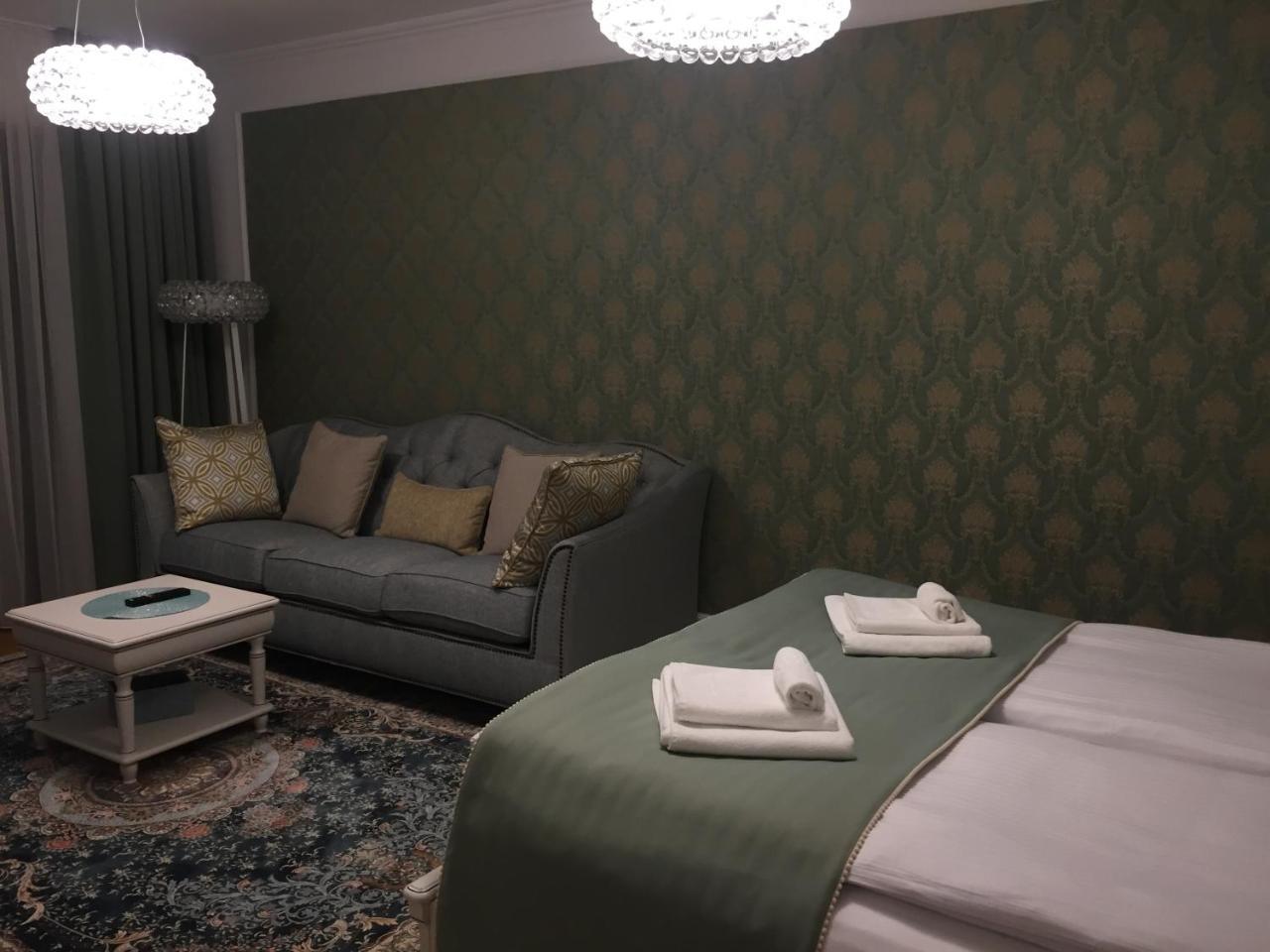 בראשוב Flori De Iulie Apartamente מראה חיצוני תמונה