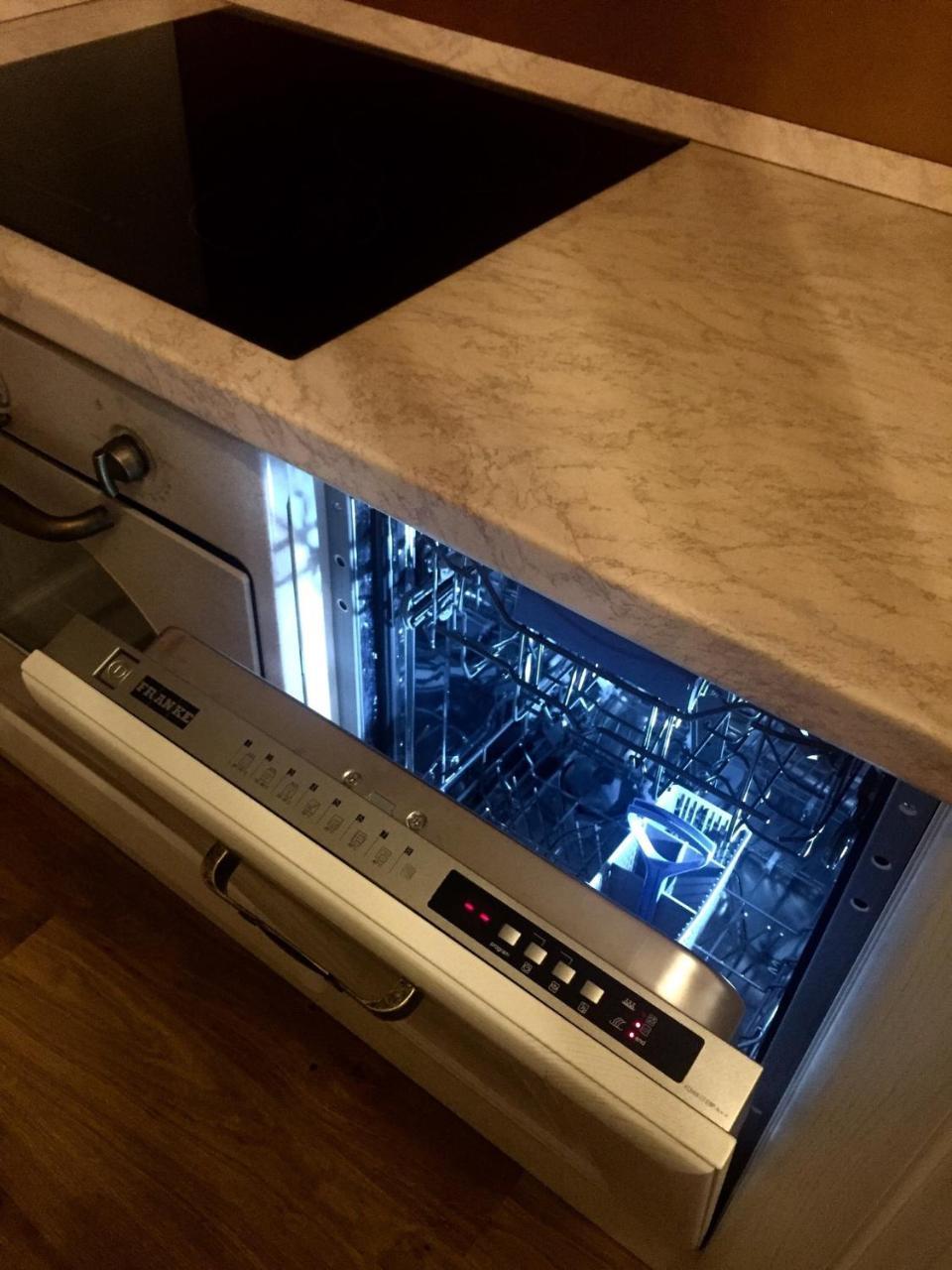 בראשוב Flori De Iulie Apartamente מראה חיצוני תמונה