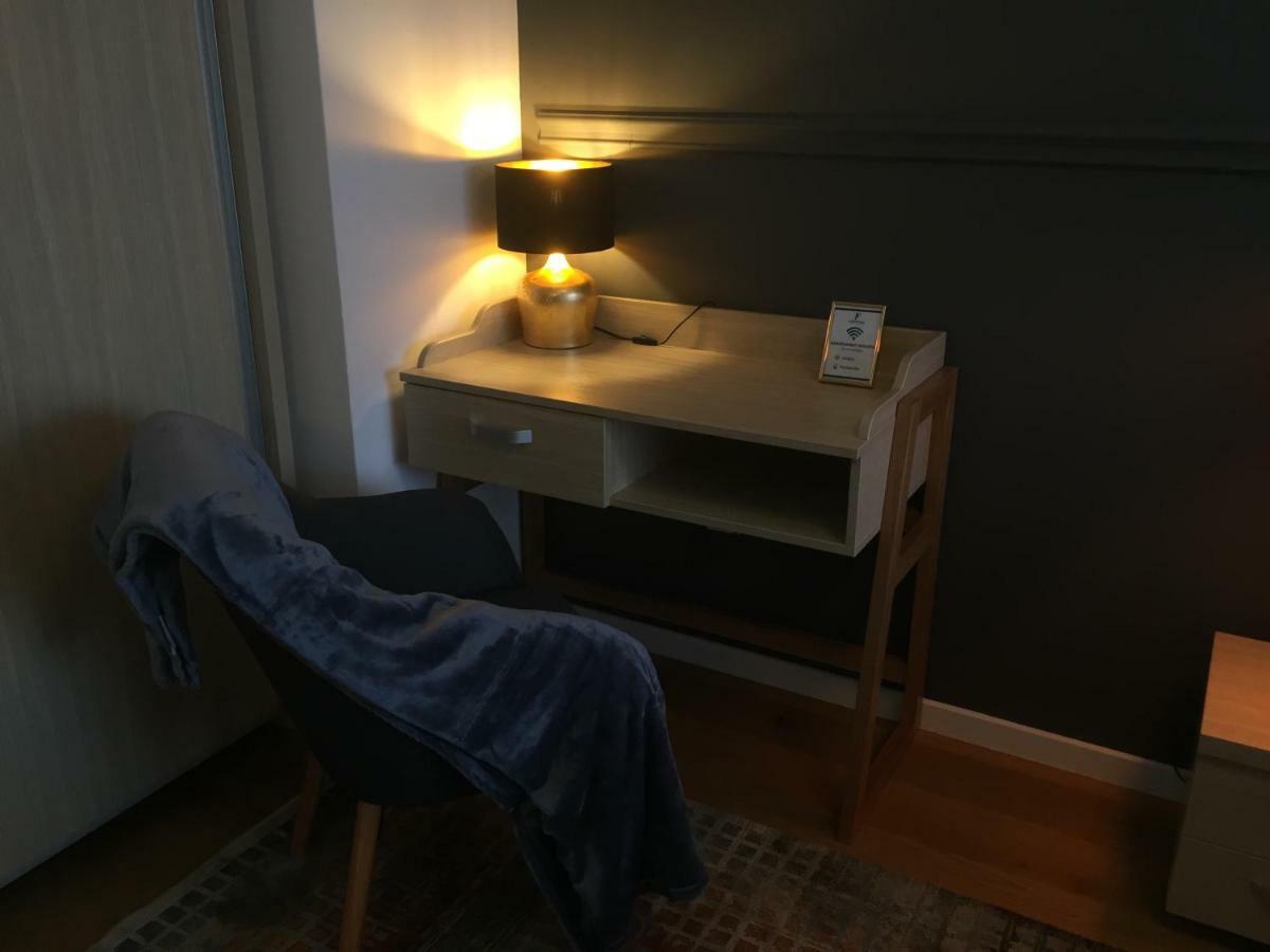 בראשוב Flori De Iulie Apartamente מראה חיצוני תמונה