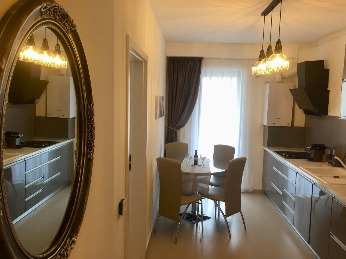 בראשוב Flori De Iulie Apartamente מראה חיצוני תמונה