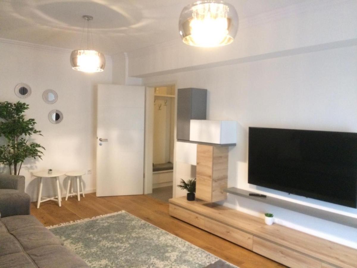 בראשוב Flori De Iulie Apartamente מראה חיצוני תמונה