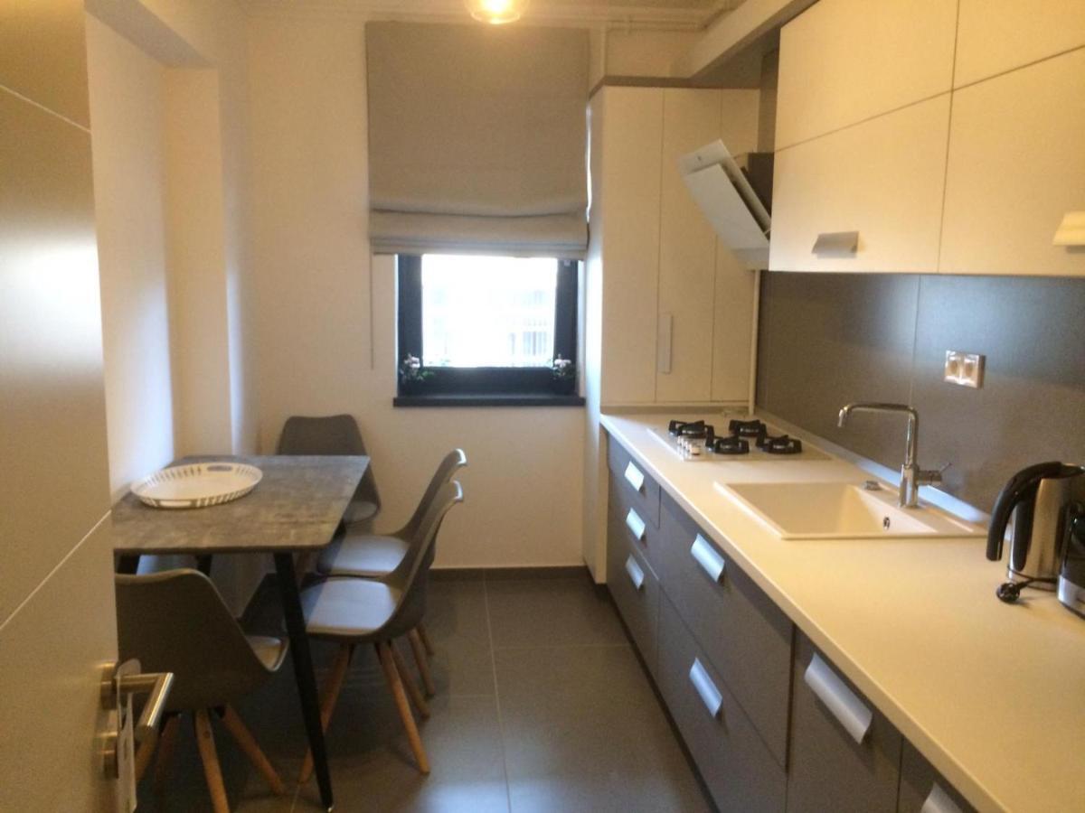 בראשוב Flori De Iulie Apartamente מראה חיצוני תמונה