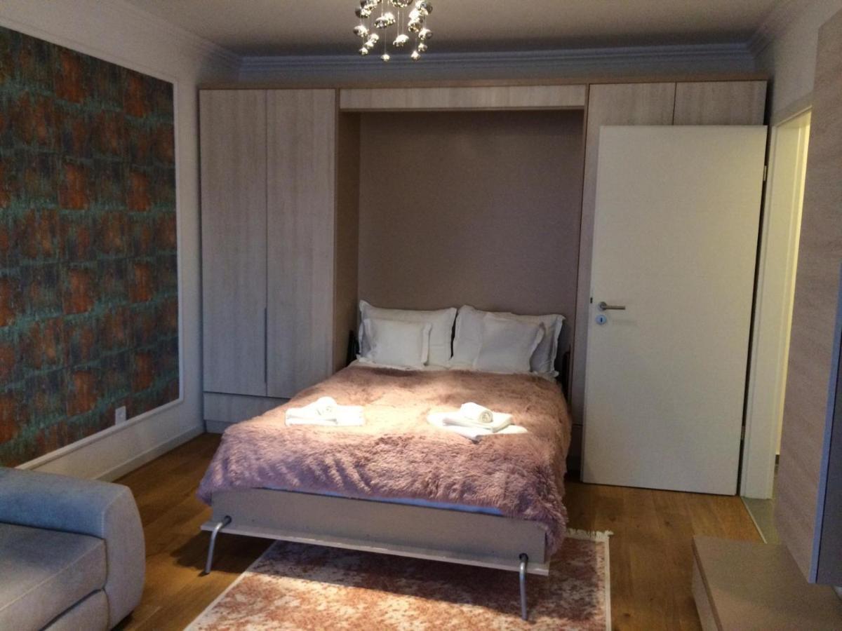 בראשוב Flori De Iulie Apartamente מראה חיצוני תמונה