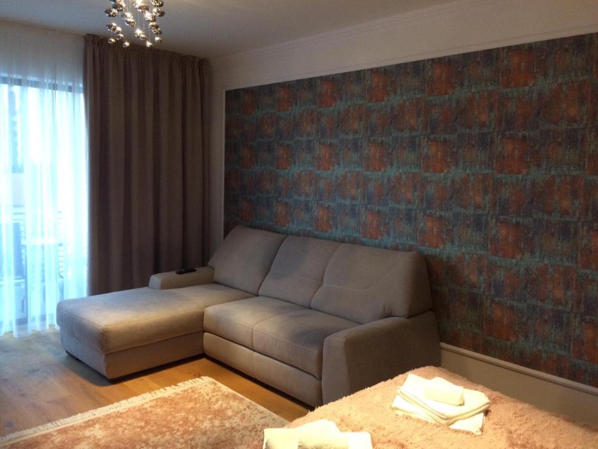 בראשוב Flori De Iulie Apartamente מראה חיצוני תמונה